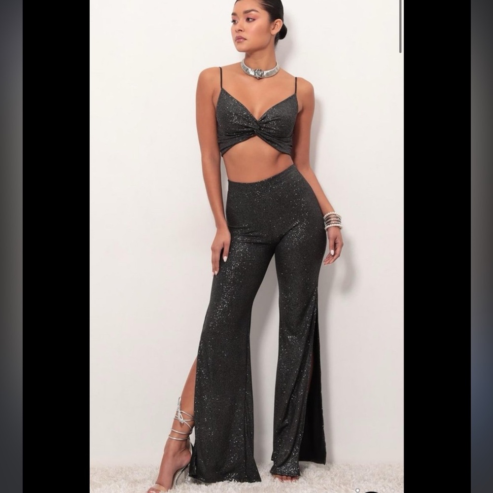 Manhattan Shimmer Set in Black
